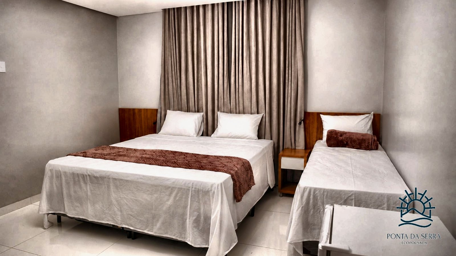 Apartamento amplo com cama de casal e cama de solteiro