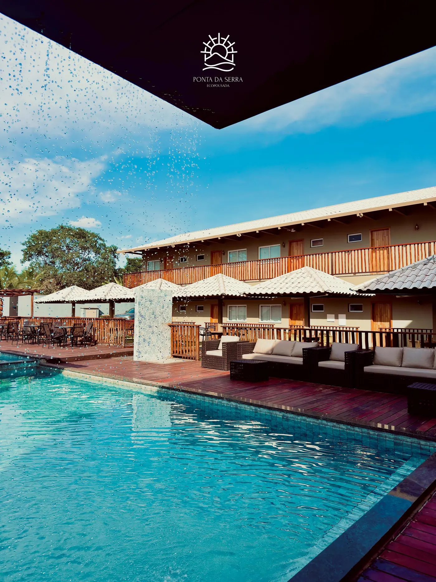 Piscinas e apartamentos